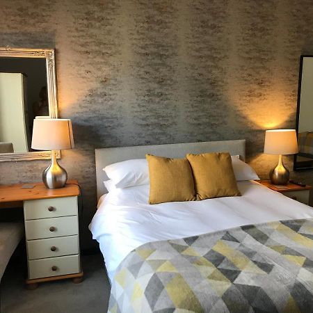 Rooms @ Number Six โอ๊กคัม ภายนอก รูปภาพ