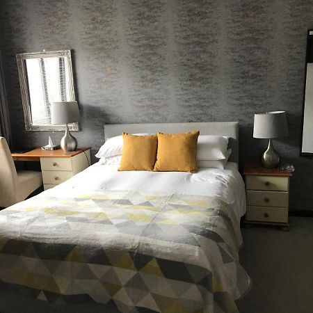 Rooms @ Number Six โอ๊กคัม ภายนอก รูปภาพ