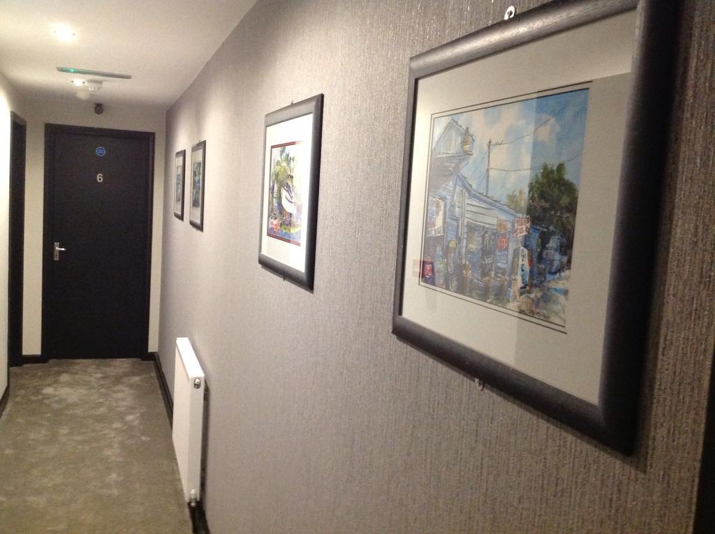 Rooms @ Number Six โอ๊กคัม ภายนอก รูปภาพ